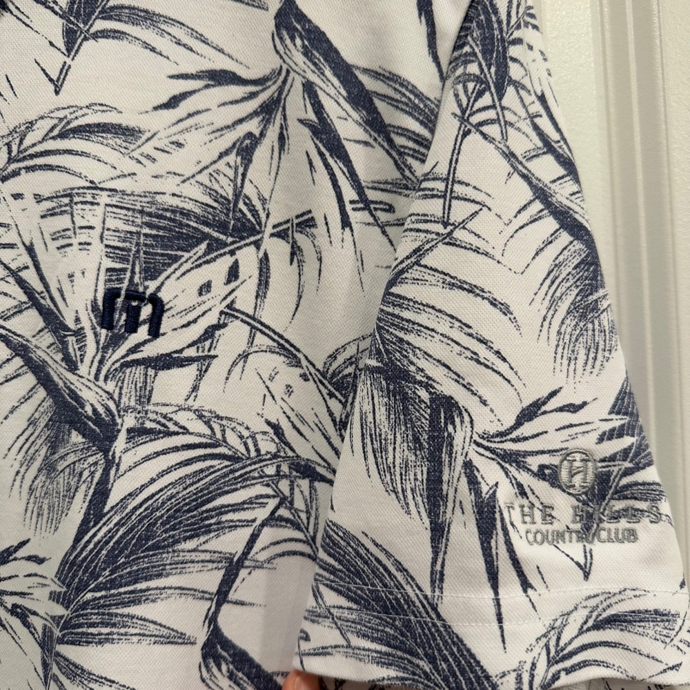Travis Mathew Mens Golf Polo Shirt M White Navy Tropical Palm Print Short Sleeve - Picture 2 of 6